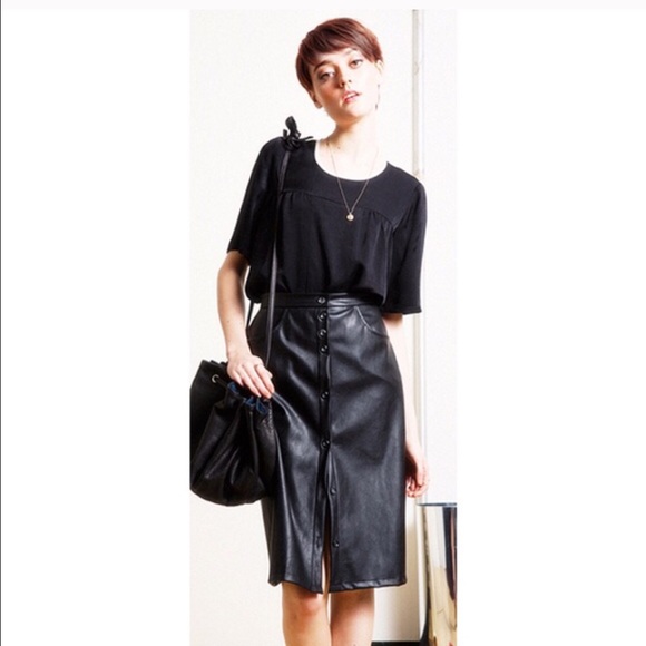 ♦️SALE!  Streep Vegan Leather Skirt, NWT - Picture 2 of 5