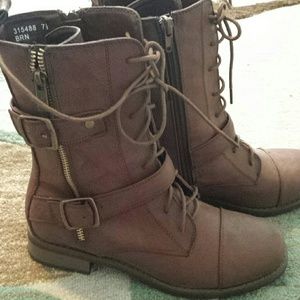 Brown short lace up boots