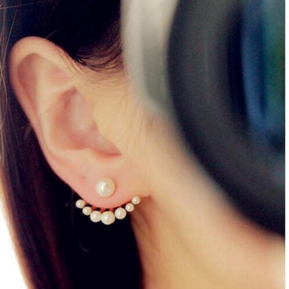Blushung Cheek  Jewelry - 🆕 Pearl stud gold post earrings