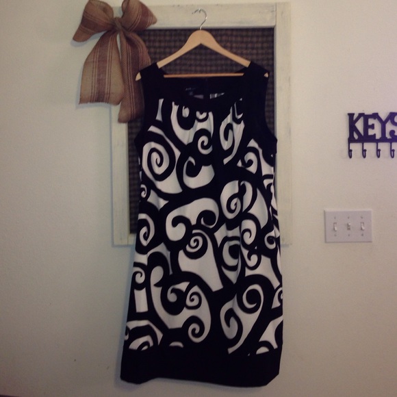 Beautiful Black and White dress