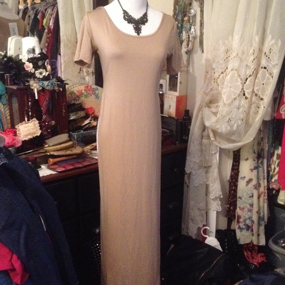 Beige long split Sexy Maxi Tee Shirt Sz M 8-10👜