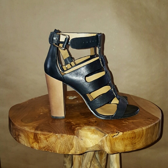 Dolce Vita 'Niro' Sandal