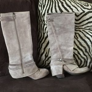 Fergie Boots Size 8.5 grayish brown