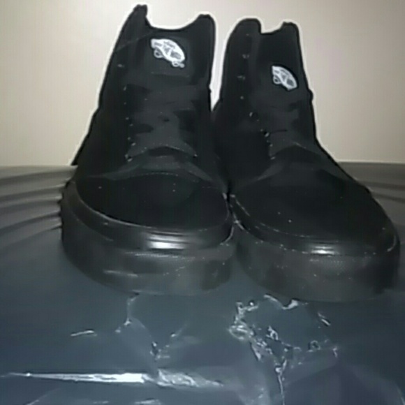 Shoes - Picture 1 of 4