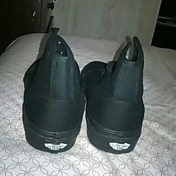 Shoes - Picture 3 of 4