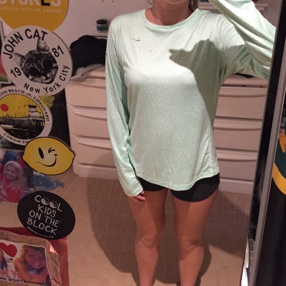 nike seafoam green long sleeve