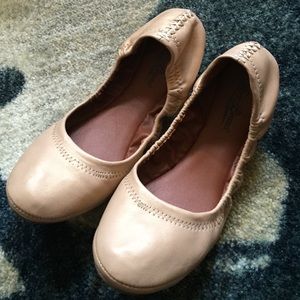 Lucky Brand nude flats