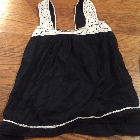 Forever 21 semi-cropped tee - Picture 1 of 1