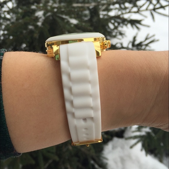 White & Gold Watch - Picture 3 of 3