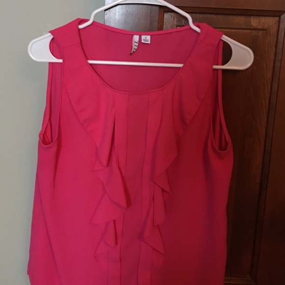 Elle hot pink sleeveless blouse