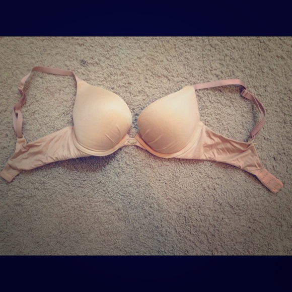 🔴25% OFF SALE🔴Victoria secret nude bra size 32 C