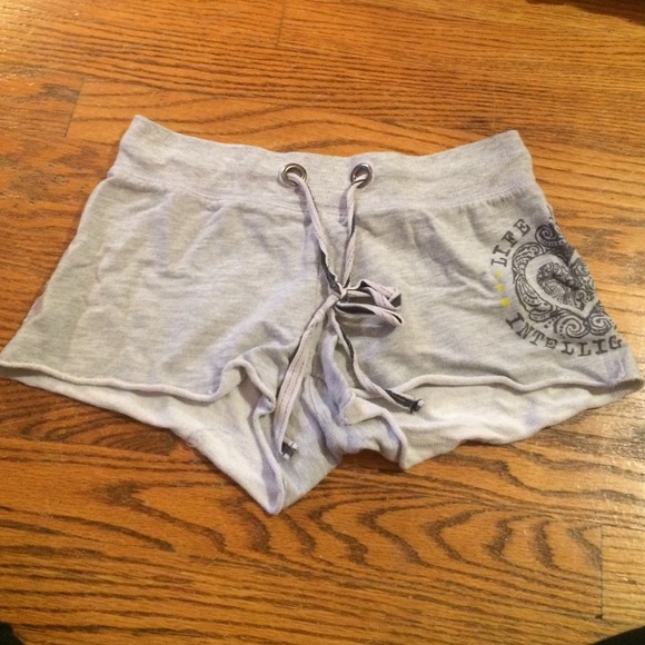 short shorts - Picture 1 of 1