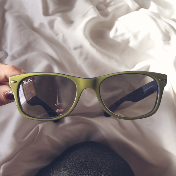 Ray-Ban Green/Blue New Wayfarer Sunglasses - Picture 2 of 4