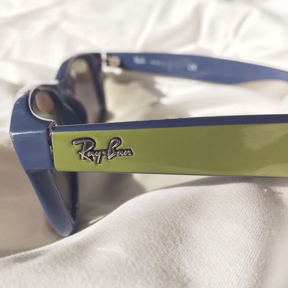 Ray-Ban Green/Blue New Wayfarer Sunglasses - Picture 3 of 4