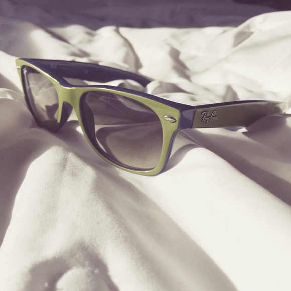 Ray-Ban Green/Blue New Wayfarer Sunglasses - Picture 4 of 4
