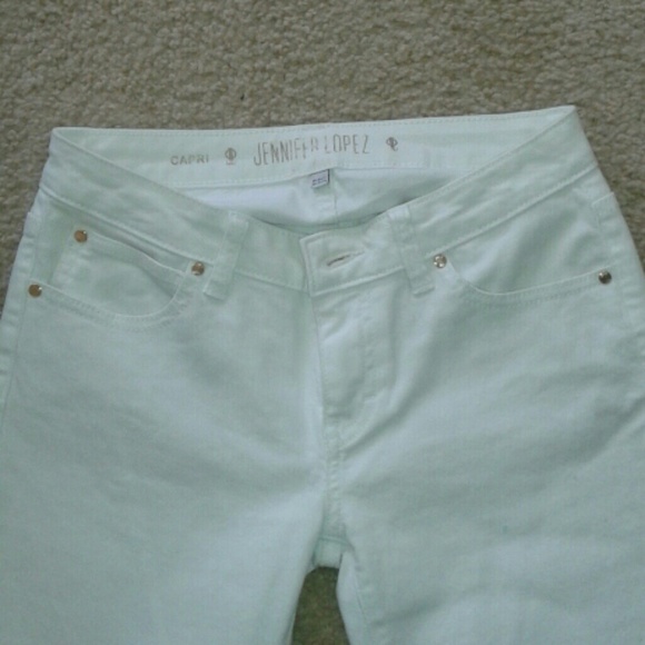 White J.Lo capri pants
