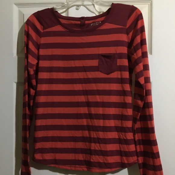 Top - Picture 2 of 4