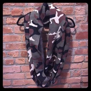 Infinity camo scarf