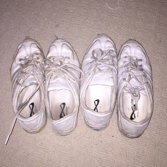 !!!MAKE ME AN OFFER!!! nfinity cheer shoes