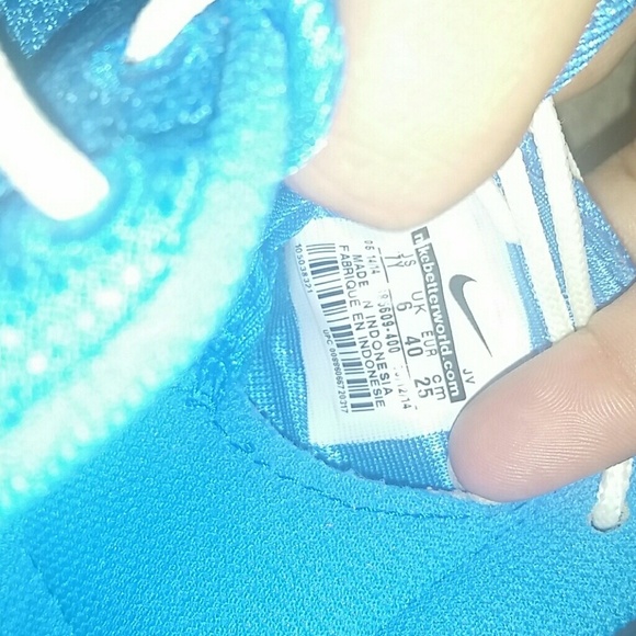 Nike Roshes - Picture 4 of 4