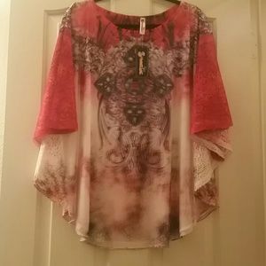 2XL Top with lace flutter sleeves. Tags attached.