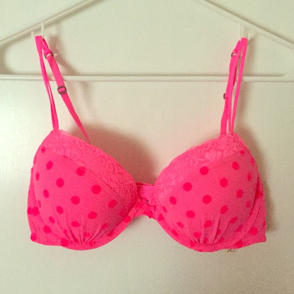 ✨SOLD✨Gilly Hicks pink polka dot bra (nwt)