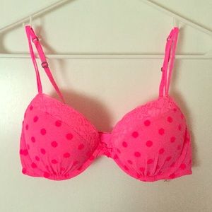 ✨SOLD✨Gilly Hicks pink polka dot bra (nwt)