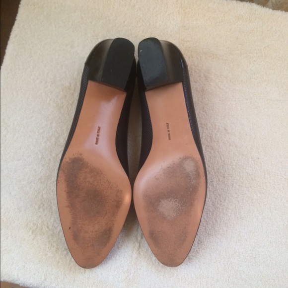 Salvatore Ferragamo Black Pump - Picture 4 of 4