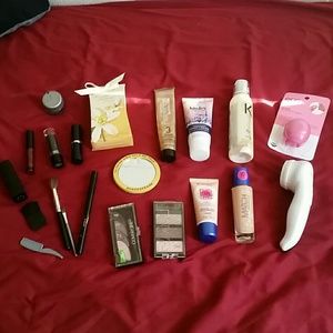 ☆ Huge cosmetics bundle
