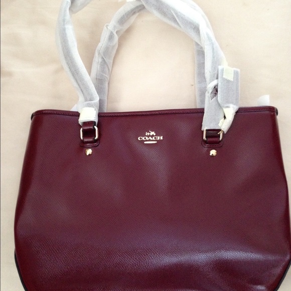 Coach zip tip tote patent Crossgrain leather