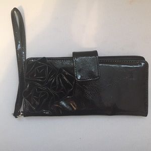 Black wristlet