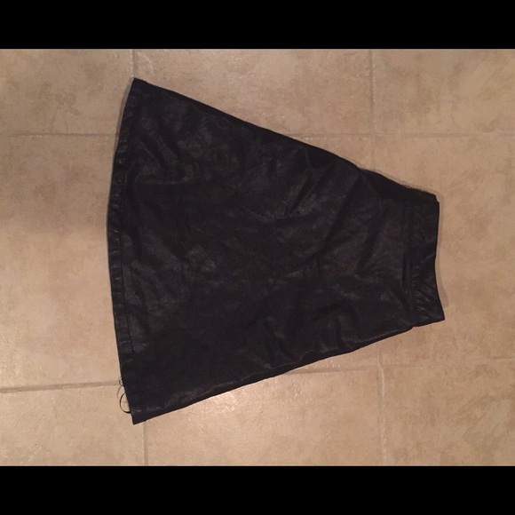 Selling Forever21 faux leather skater skirt.