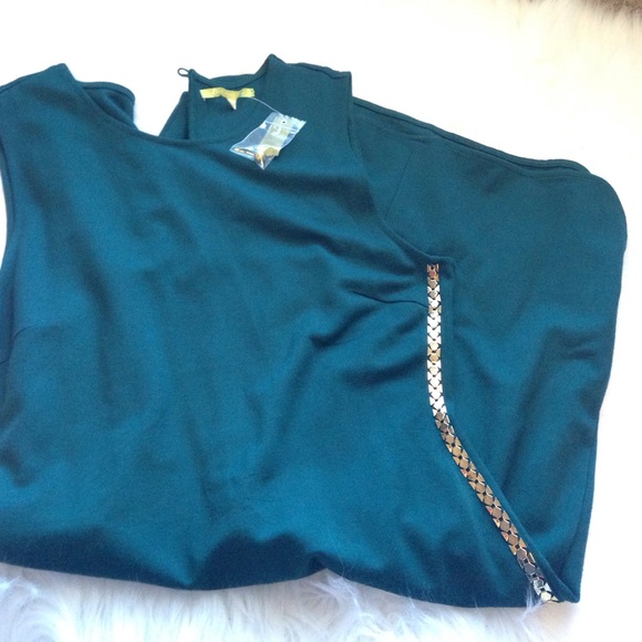 Gianni Bini Evergreen Dress - Picture 2 of 3
