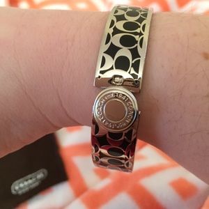 Coach 1/2 Hnged Bangle Brand New