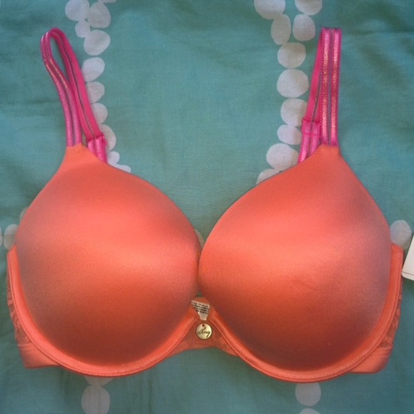 ADD 2 SIZES DKNY  BOMBSHELL lace silky push-up💝