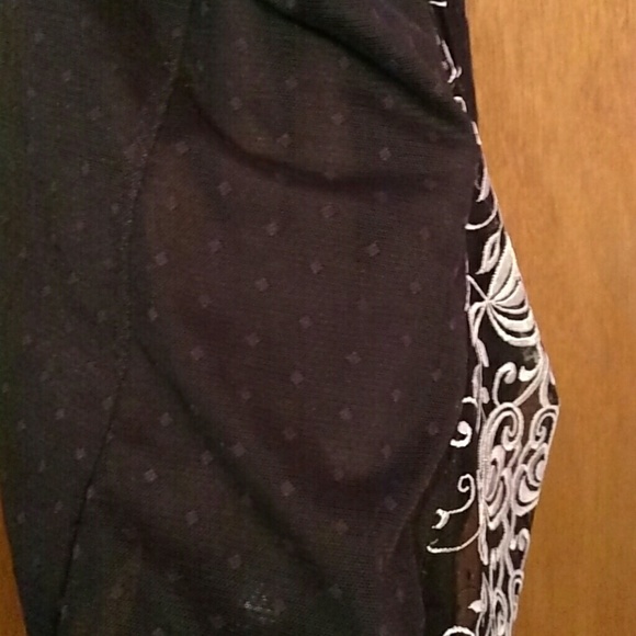 🌟RESERVED🌟 Ambrielle Silver Embroidered Top - Picture 2 of 4