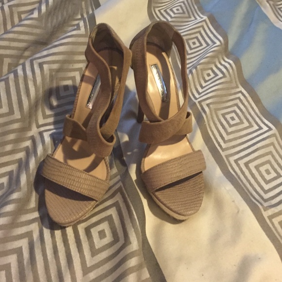 Beige heels - Picture 2 of 2