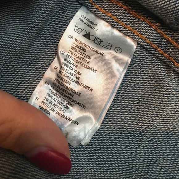 H & M Cropped Jean Jacket - Picture 4 of 6