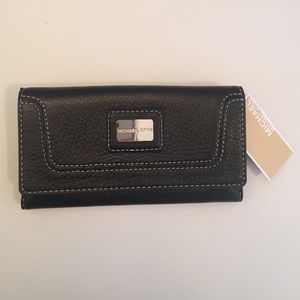 Michael Kors Brookville black leather wallet