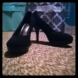 Cute Black Pumps