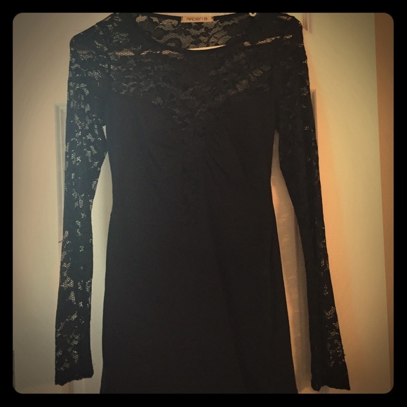 Long sleeve lace top