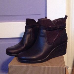 Ugg WATERPROOF Emalie boot..