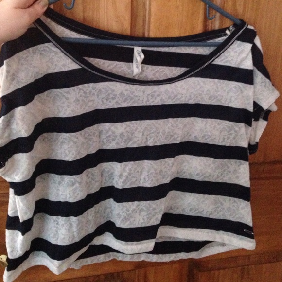 short sleeve crop top - Picture 1 of 3