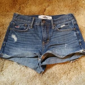 Hollister Hi-Waist shorts