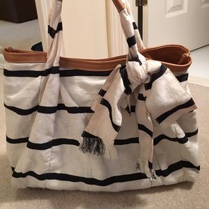 MOVING SALE! Ann Taylor tote