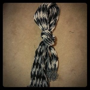 Black and white scarf