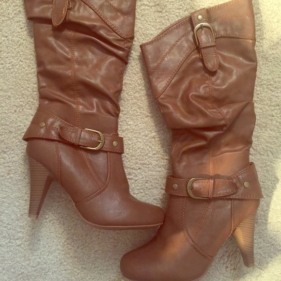 Brown boots😍