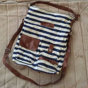 American Eagle Cross Body Bag