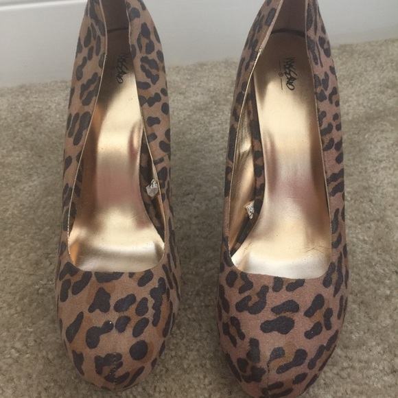 Leopard Heels - Picture 2 of 4