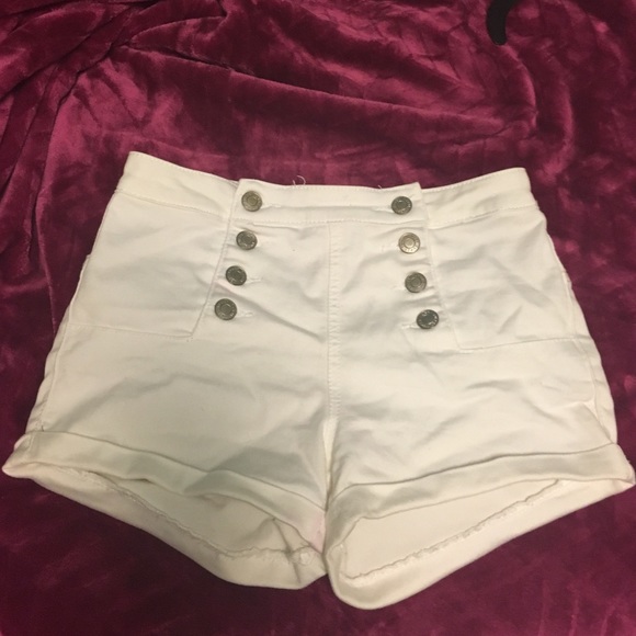 High-Waisted White shorts WILL BE DONATED